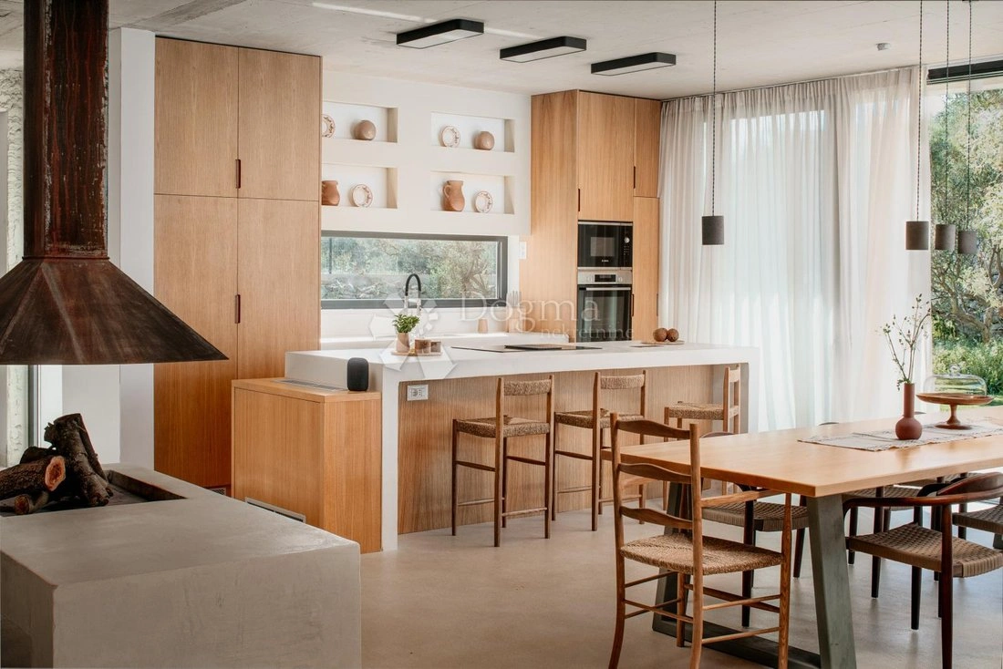 Дом 270 m2 с террасой в Сплите, Хорватия