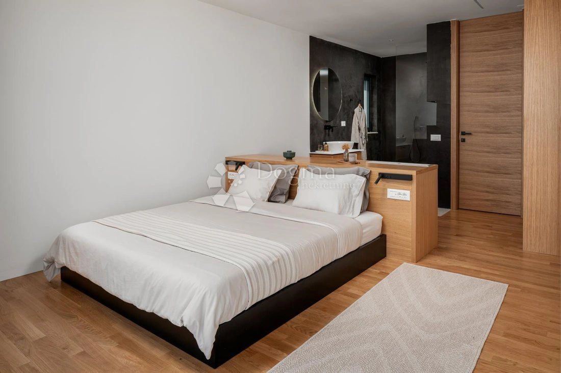 Дом 270 m2 с террасой в Сплите, Хорватия