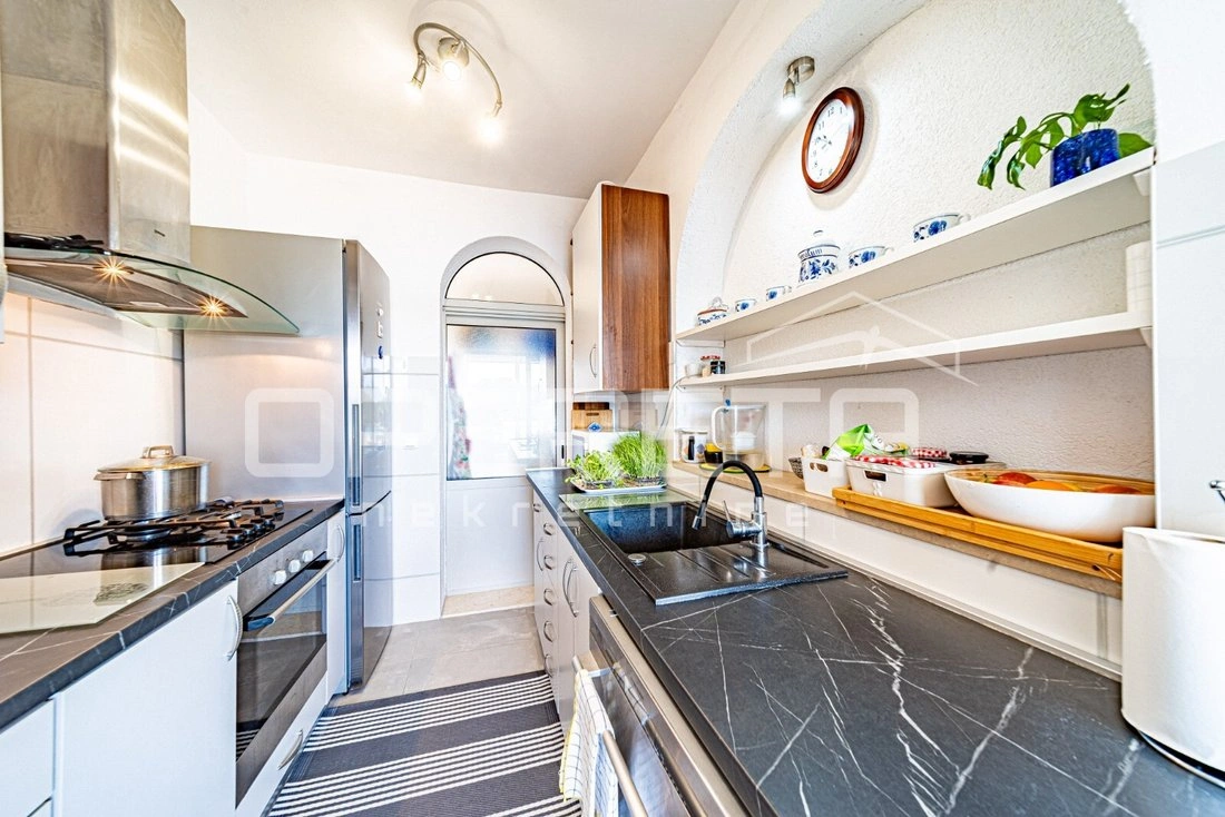 Квартира 141 m2 с открытым парковочным местом в Дубровнике, Хорватия