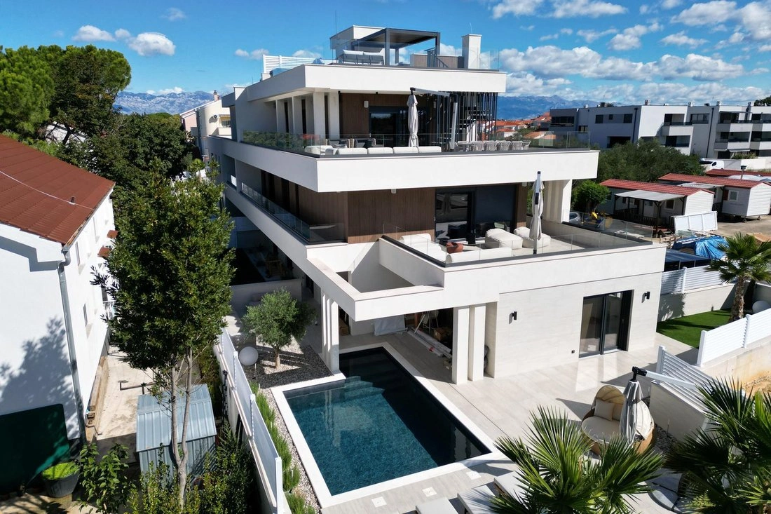 Квартира 232 m2 с видом на горы в Задаре, Хорватия