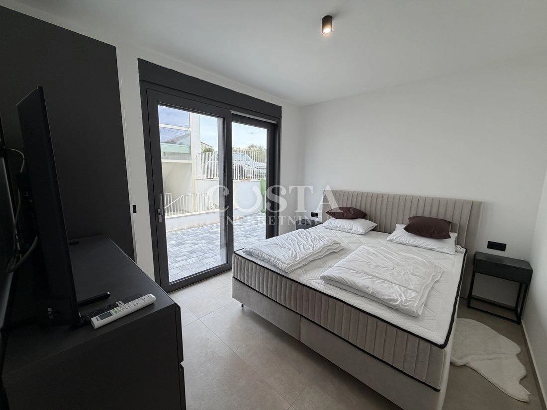 Квартира 238 m2 с джакузи в Задаре, Хорватия