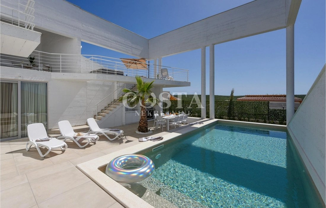 Дом 200 m2 с джакузи в Задаре, Хорватия