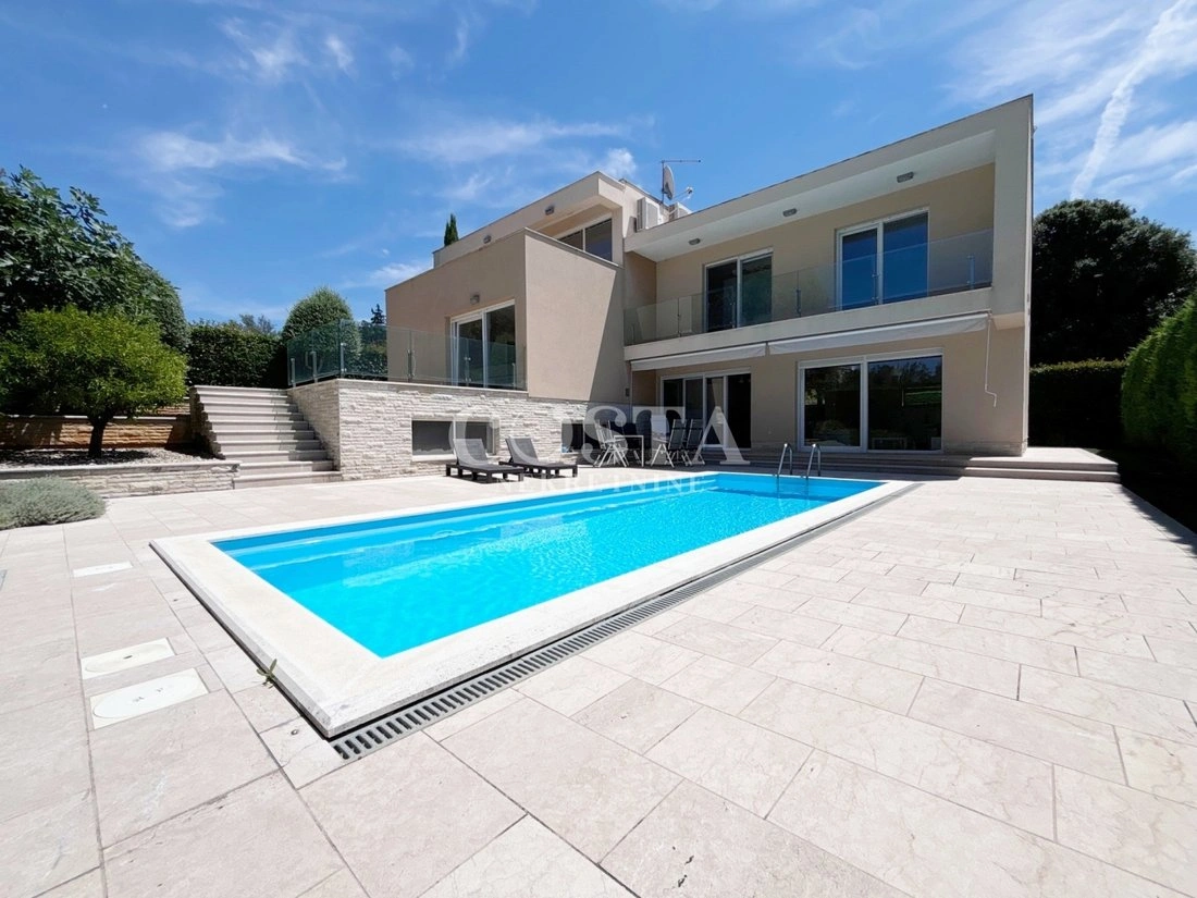 Дом 259 m2 с террасой в Задаре, Хорватия