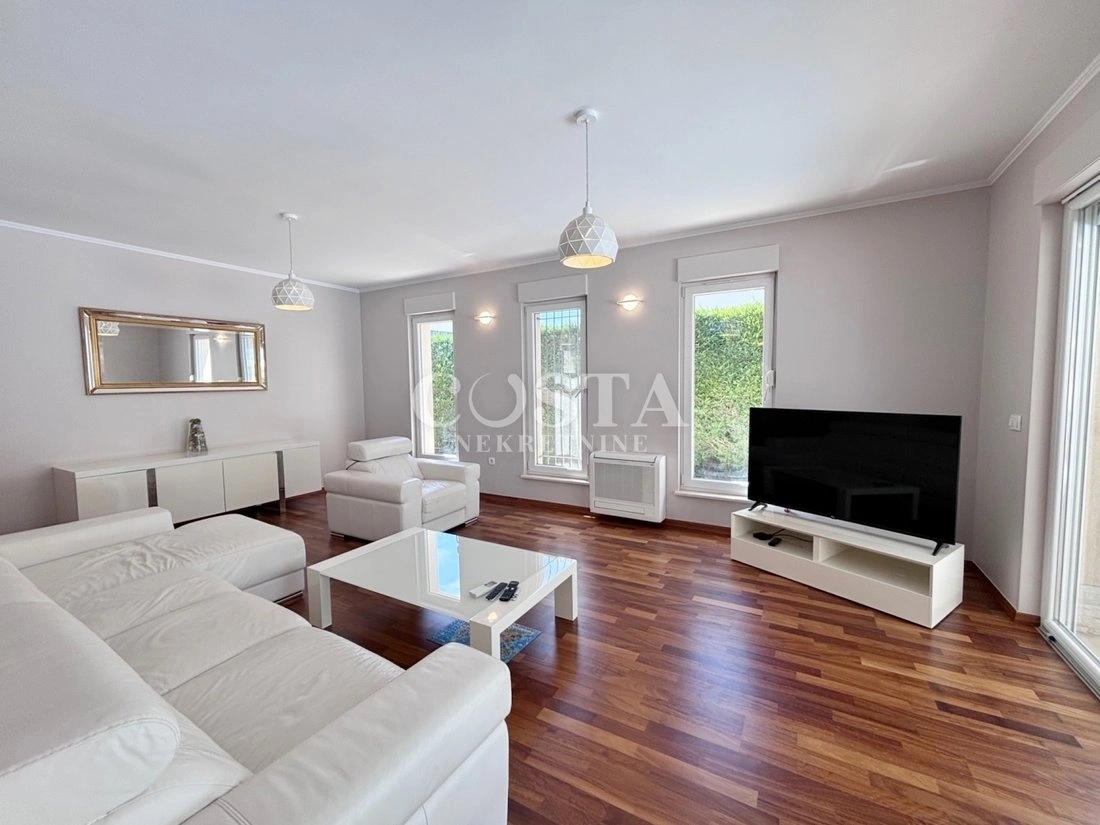 Дом 259 m2 с террасой в Задаре, Хорватия