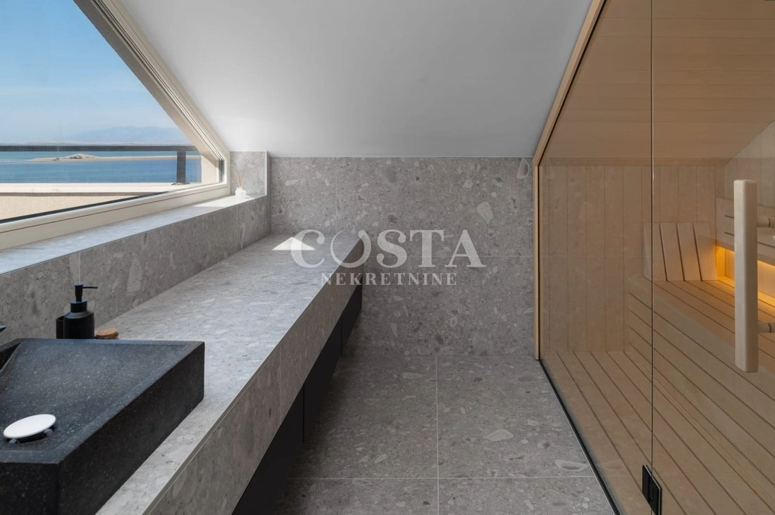 Дом 167 м² с открытым бассейном в Задаре, Хорватия