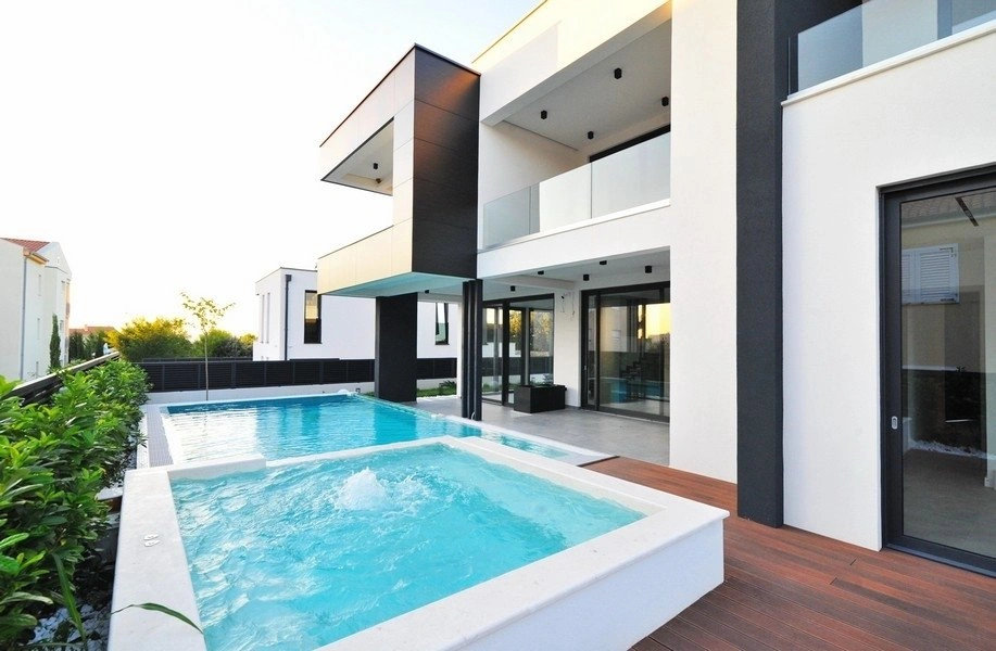 Вилла 4+1 с джакузи в Задаре, Хорватия