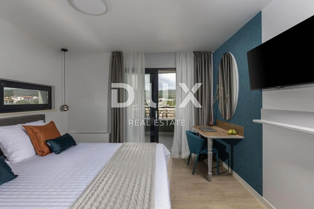 House 346 m2 with balcony in Zadar, Croatia