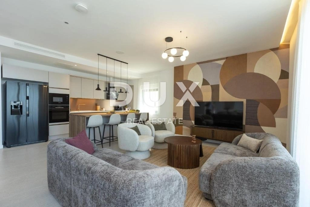 Дом 275 m2 с балконом в Задаре, Хорватия