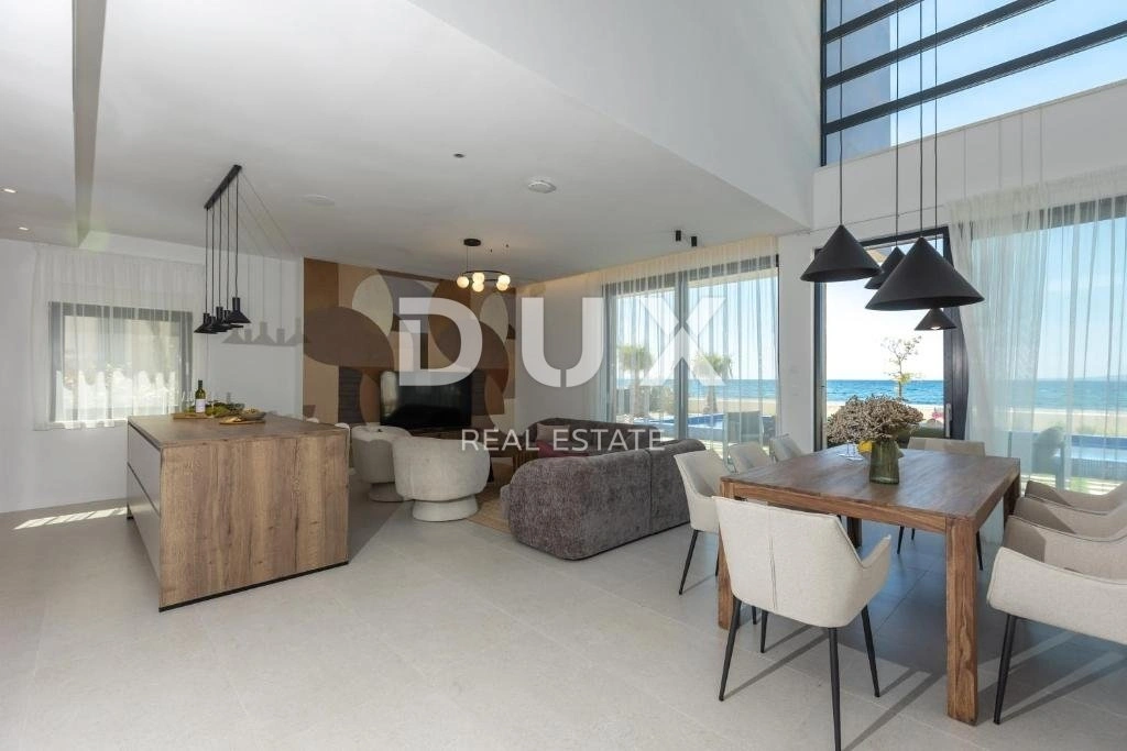 Дом 275 m2 с балконом в Задаре, Хорватия