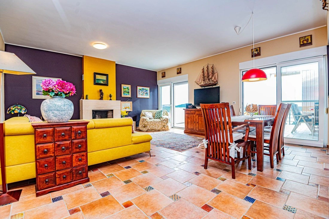 Вилла 3+1 с видом на горы в Шибенике, Хорватия