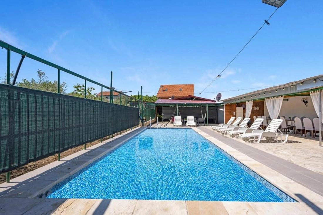 Вилла 12+1 с открытым бассейном в Шибенике, Хорватия