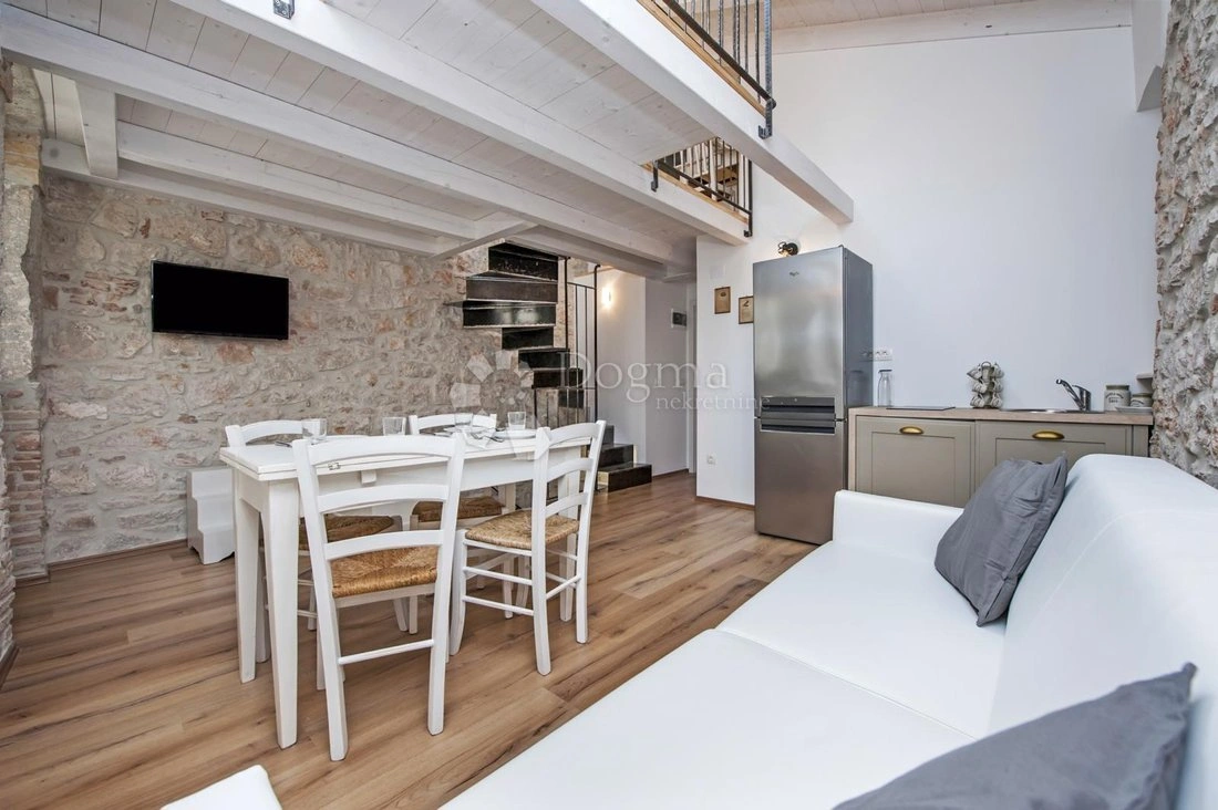 Дом 140 м² с садом в Ровине, Хорватия