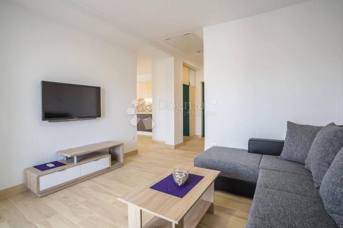 Дом 259 m2 с видом на горы в Хваре, Хорватия