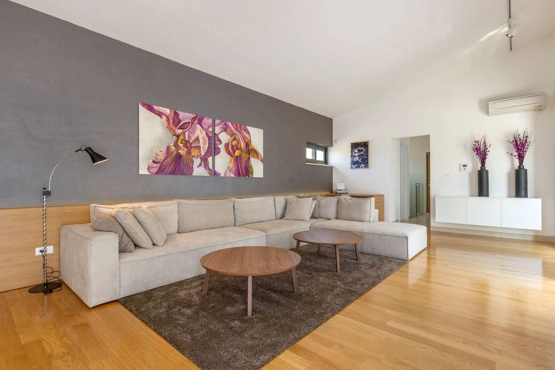 Вилла 5+1 с джакузи в Хваре, Хорватия