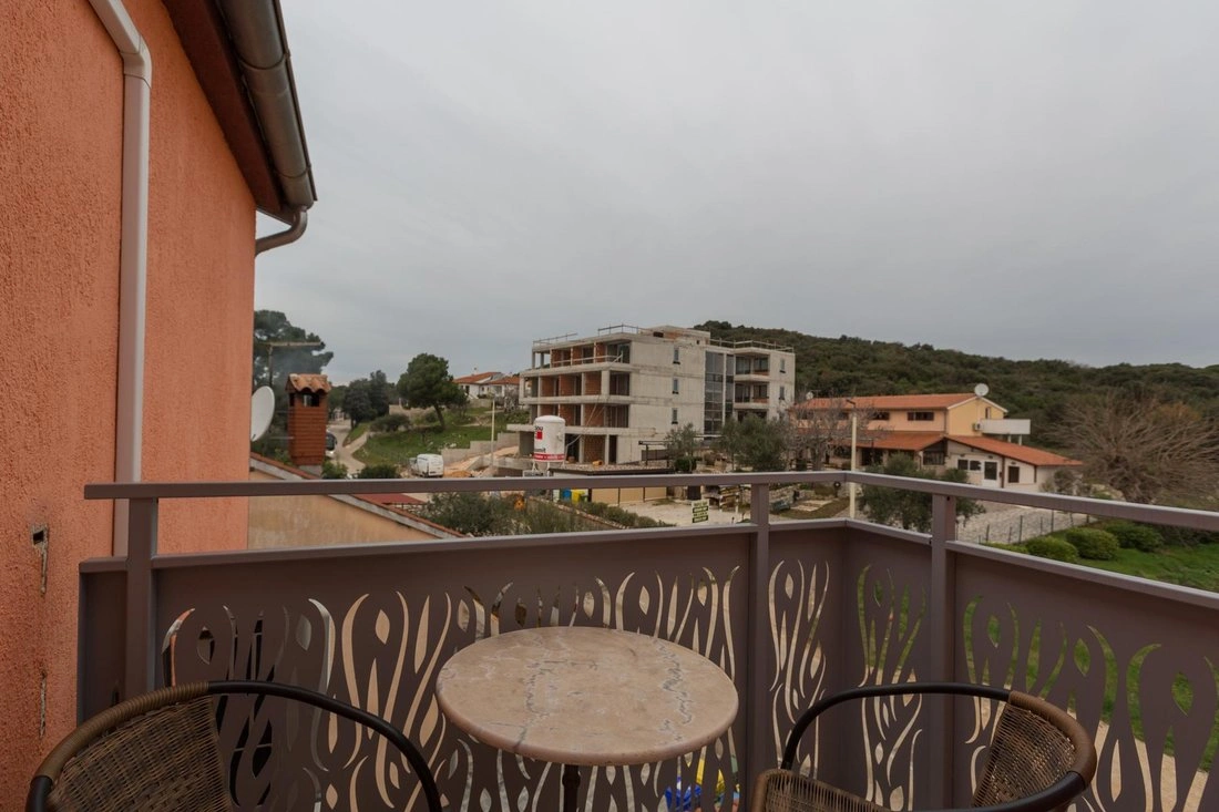 Вилла 13+1 с парковкой в Ровине, Хорватия