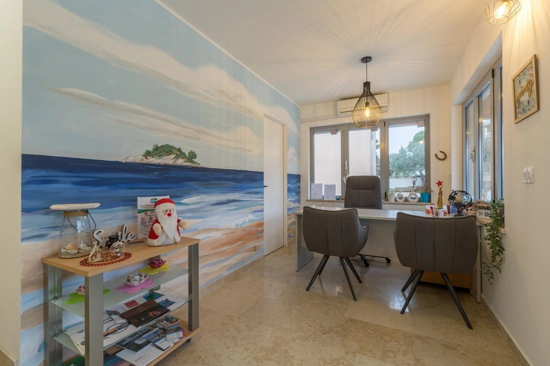 Вилла 13+1 с парковкой в Ровине, Хорватия