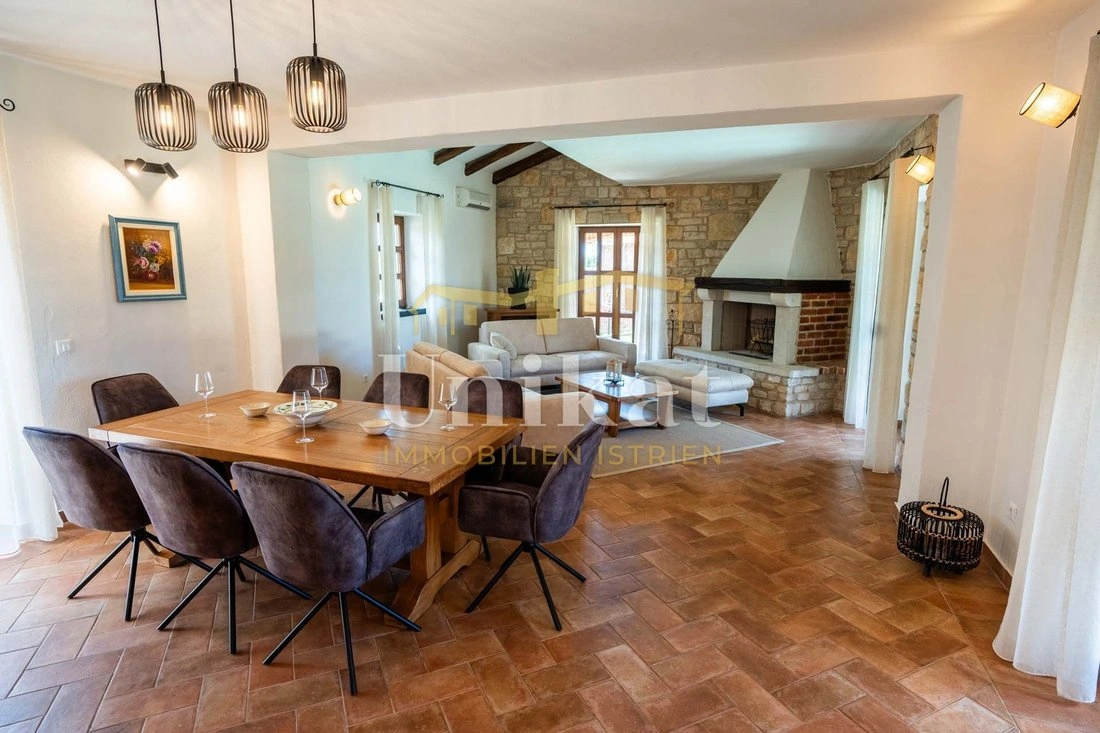 Дом 257 м² с парковкой в Порече, Хорватия