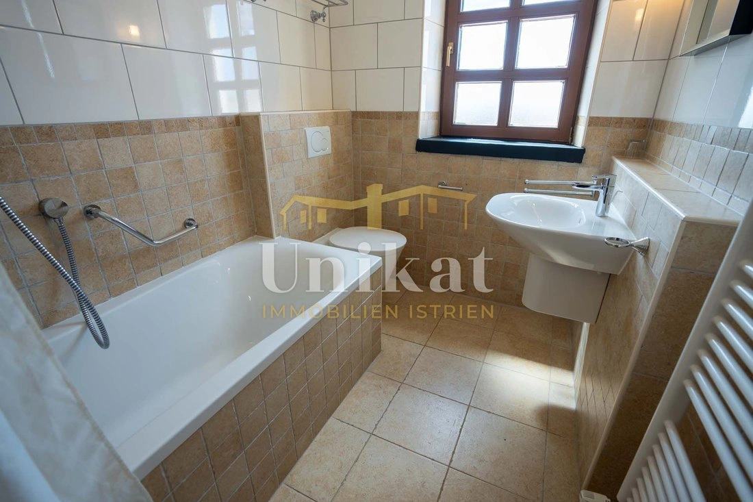 Дом 257 м² с парковкой в Порече, Хорватия