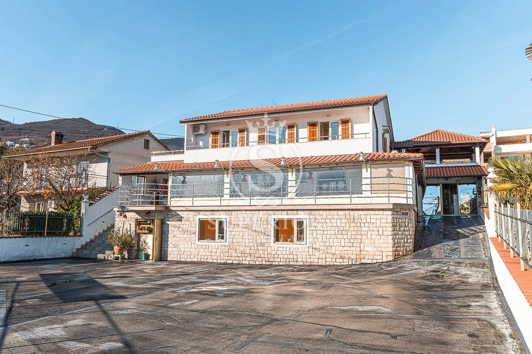 Дом 542 m2 с камином в Опатии, Хорватия