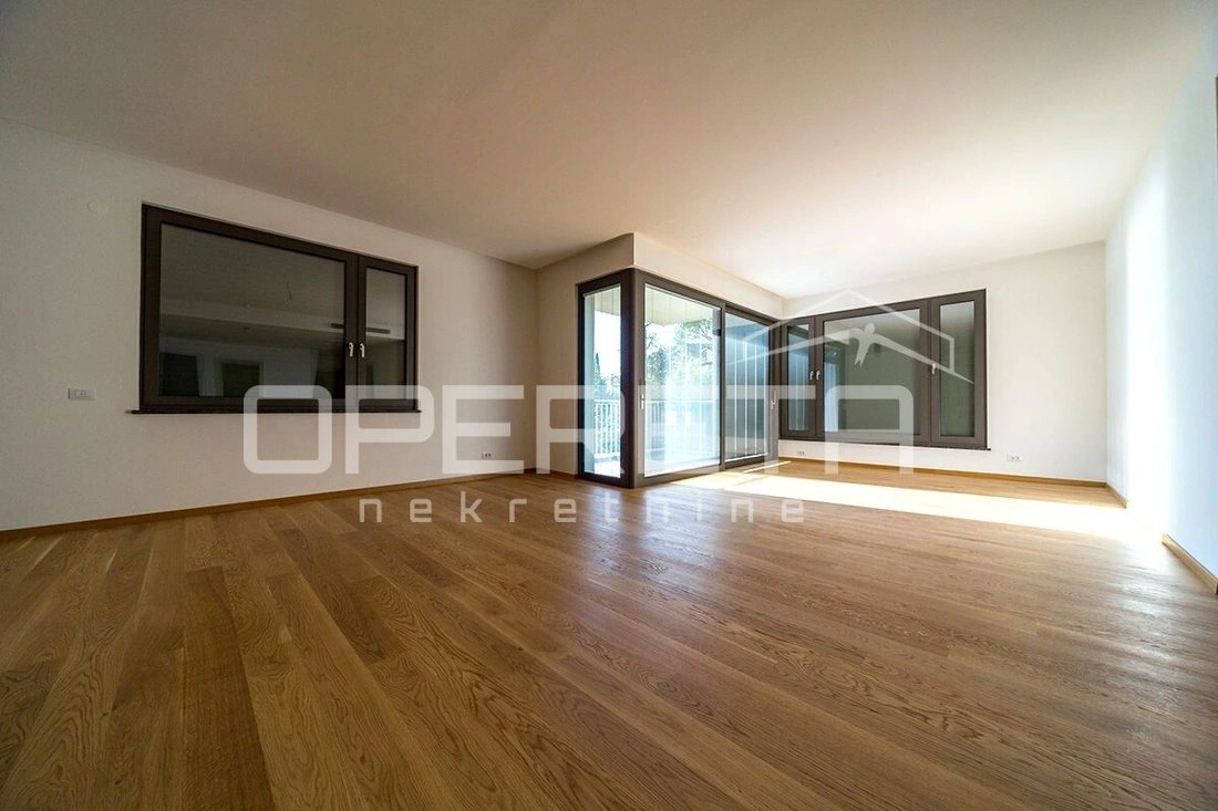 Квартира 159 m2 с открытым парковочным местом в Опатии, Хорватия