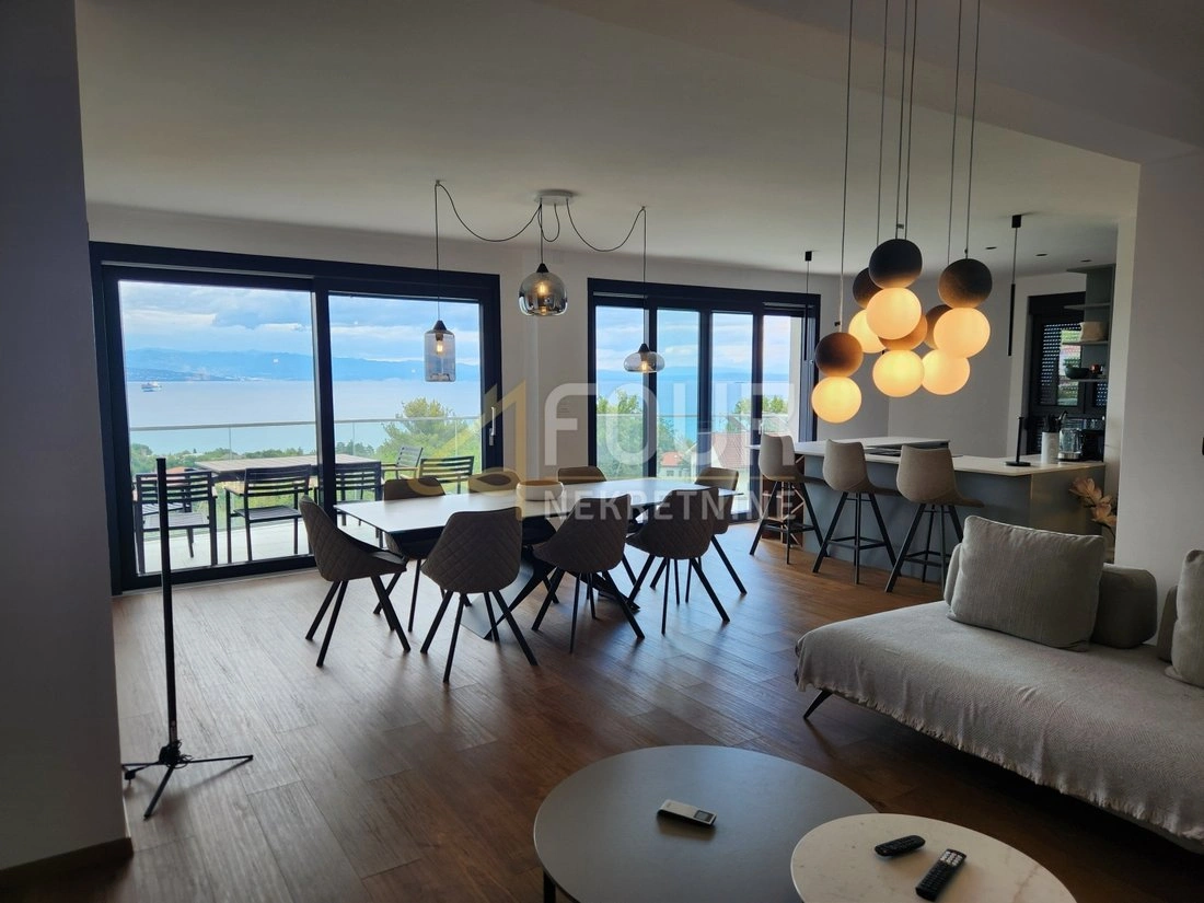 Квартира 137 m² с садом в Опатии, Хорватия