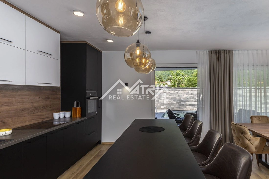 Дом 225 m2 с садом в Опатии, Хорватия