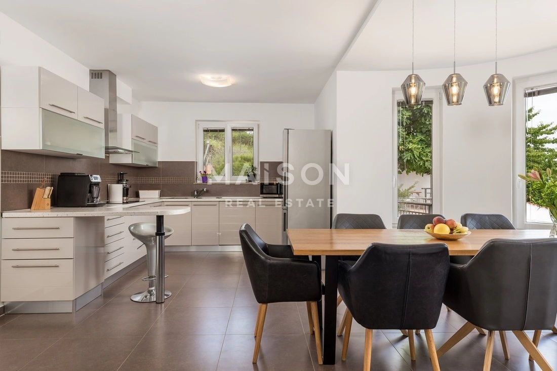 Вилла 270 м² с террасой в Опатии, Хорватия