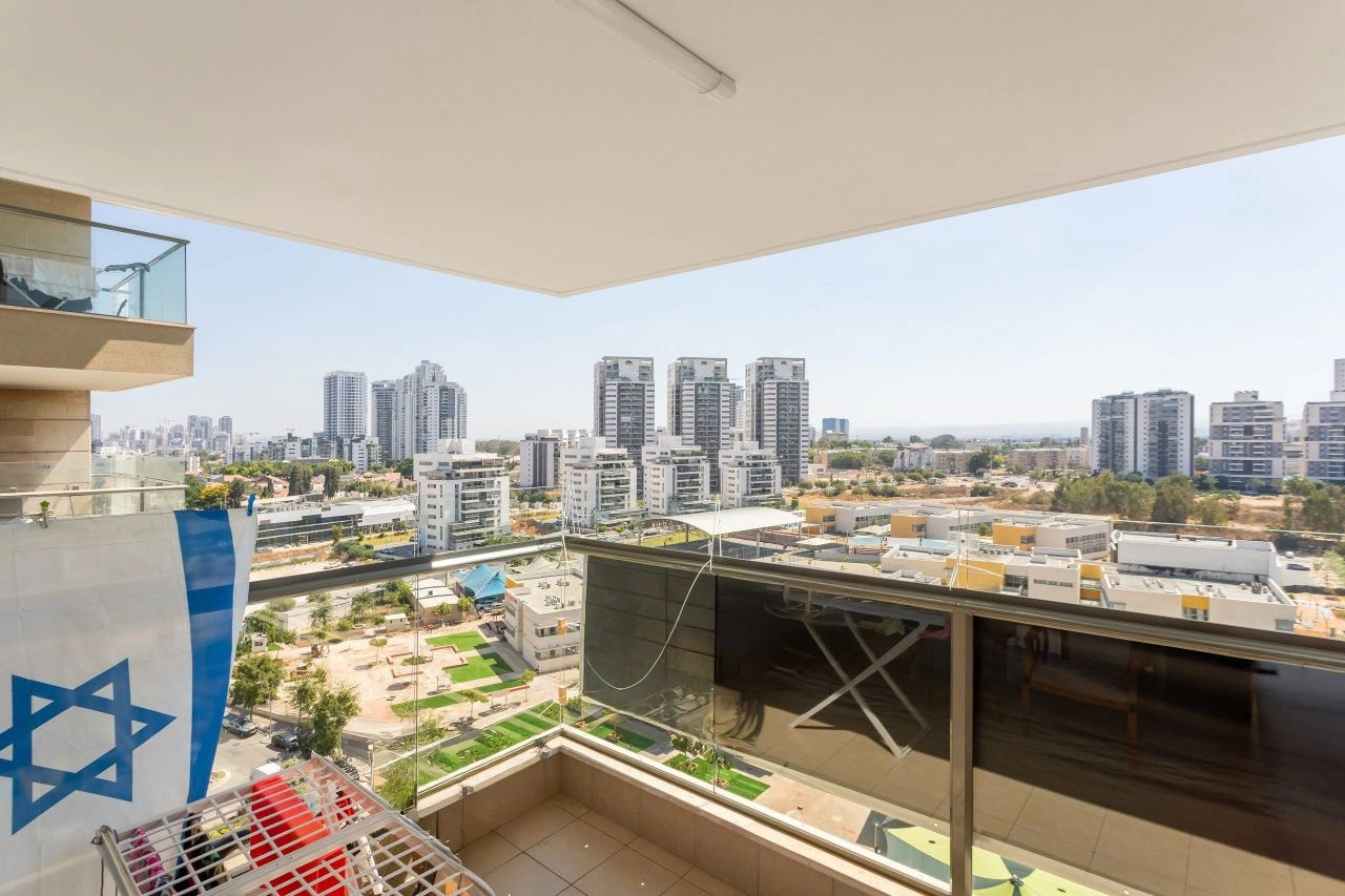 Просторная квартира 133 m2 в Ришон-ле-Ционе, Израиль