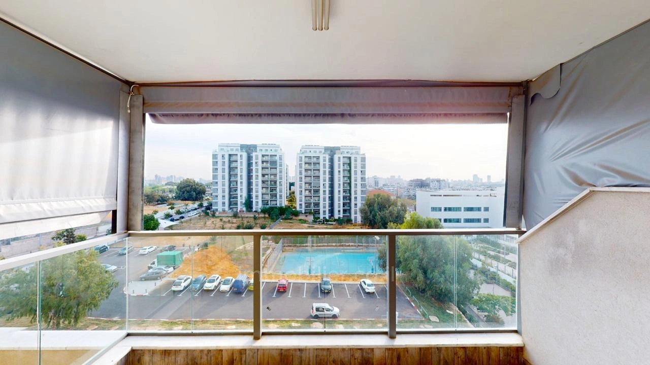 Престижная квартира 110 m2 в Холоне, Израиль