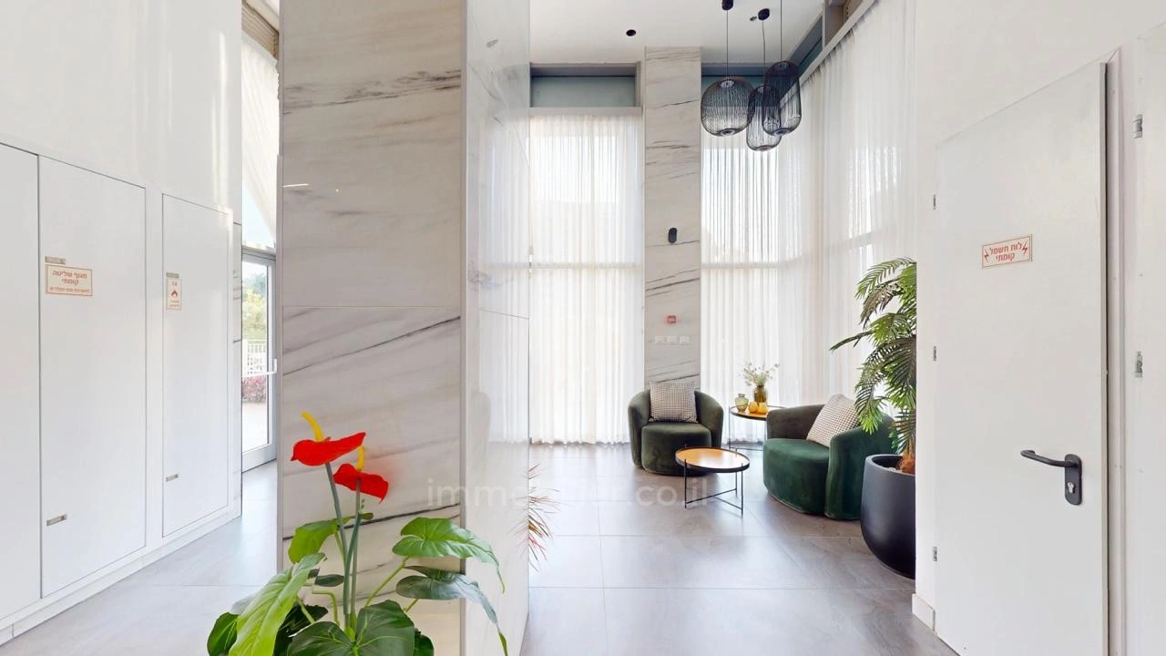 Престижная квартира 110 m2 в Холоне, Израиль