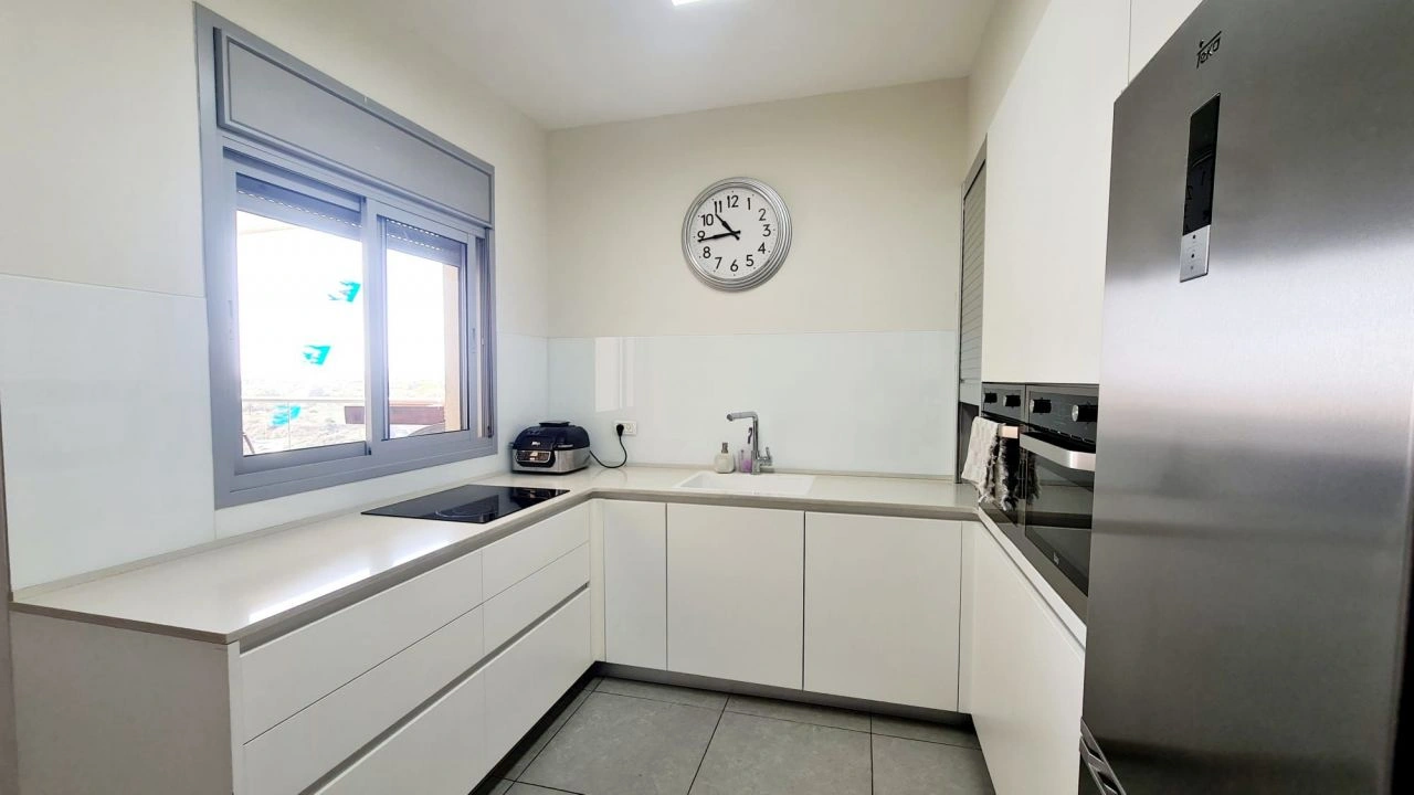 Просторная роскошная квартира 130 m2 в Холоне, Израиль