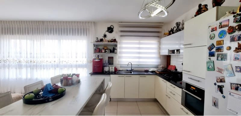 Светлая квартира 122 m2 в Холоне, Израиль