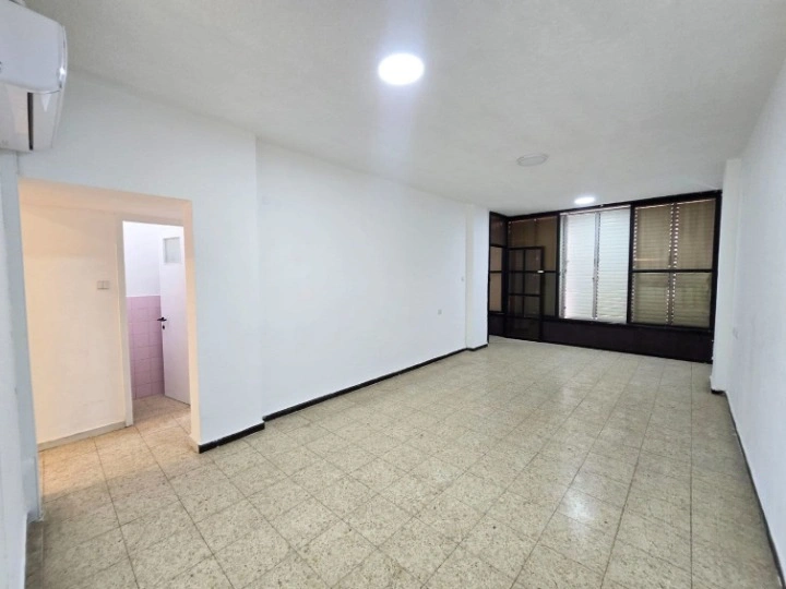 Современная квартира 80 m2 в Холоне, Израиль