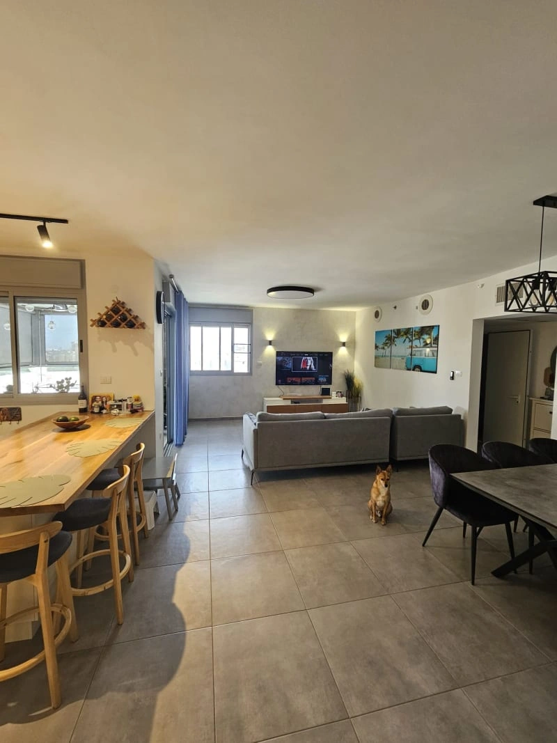 Просторная квартира 126 m2 в Холоне, Израиль