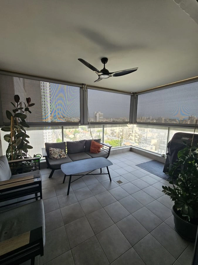 Просторная квартира 126 m2 в Холоне, Израиль