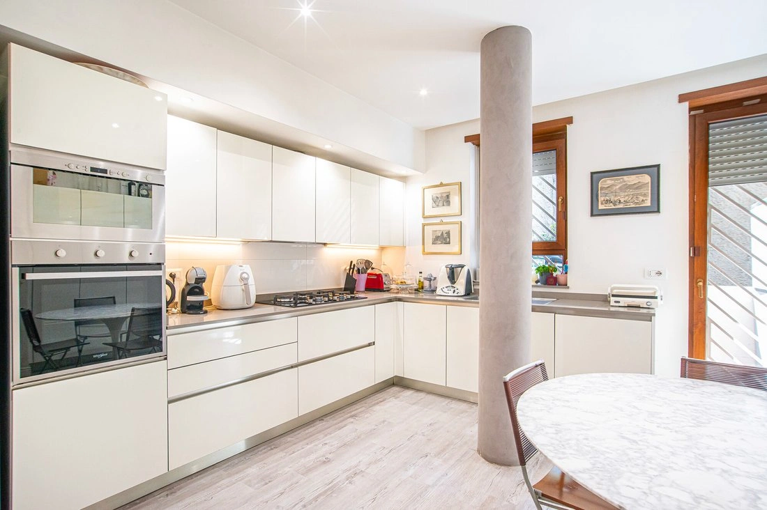 Просторная квартира 200 м² в Риме, Италия