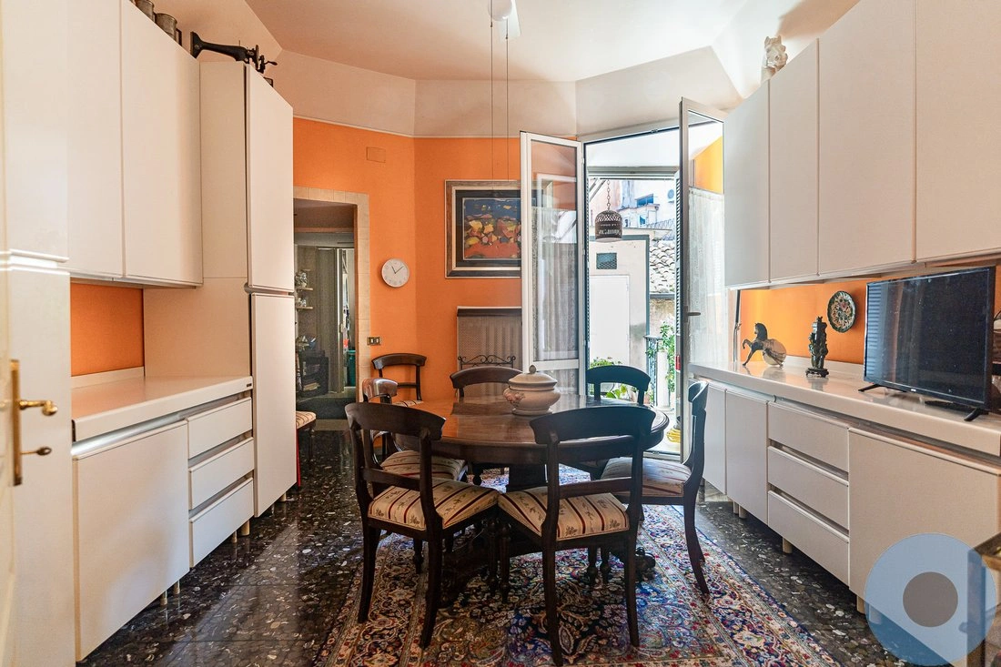 Светлая квартира 4+1 в Риме, Италия