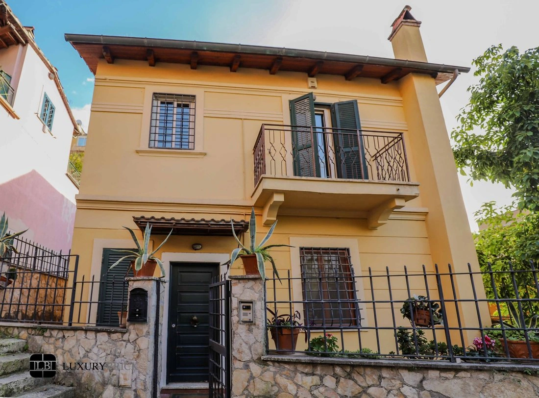 Просторный роскошный дом 140 м² в Риме, Италия