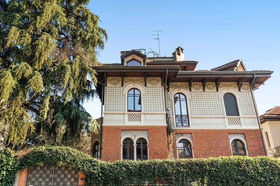 Просторный дом 6+1 в Милане, Италия