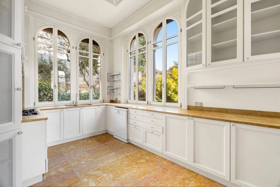 Просторный дом 6+1 в Милане, Италия