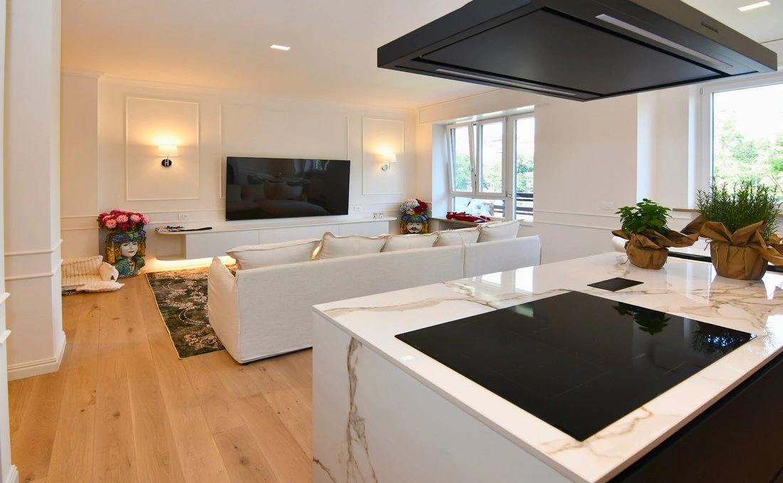 Меблированная просторная квартира 170 m2 в Милане, Италия