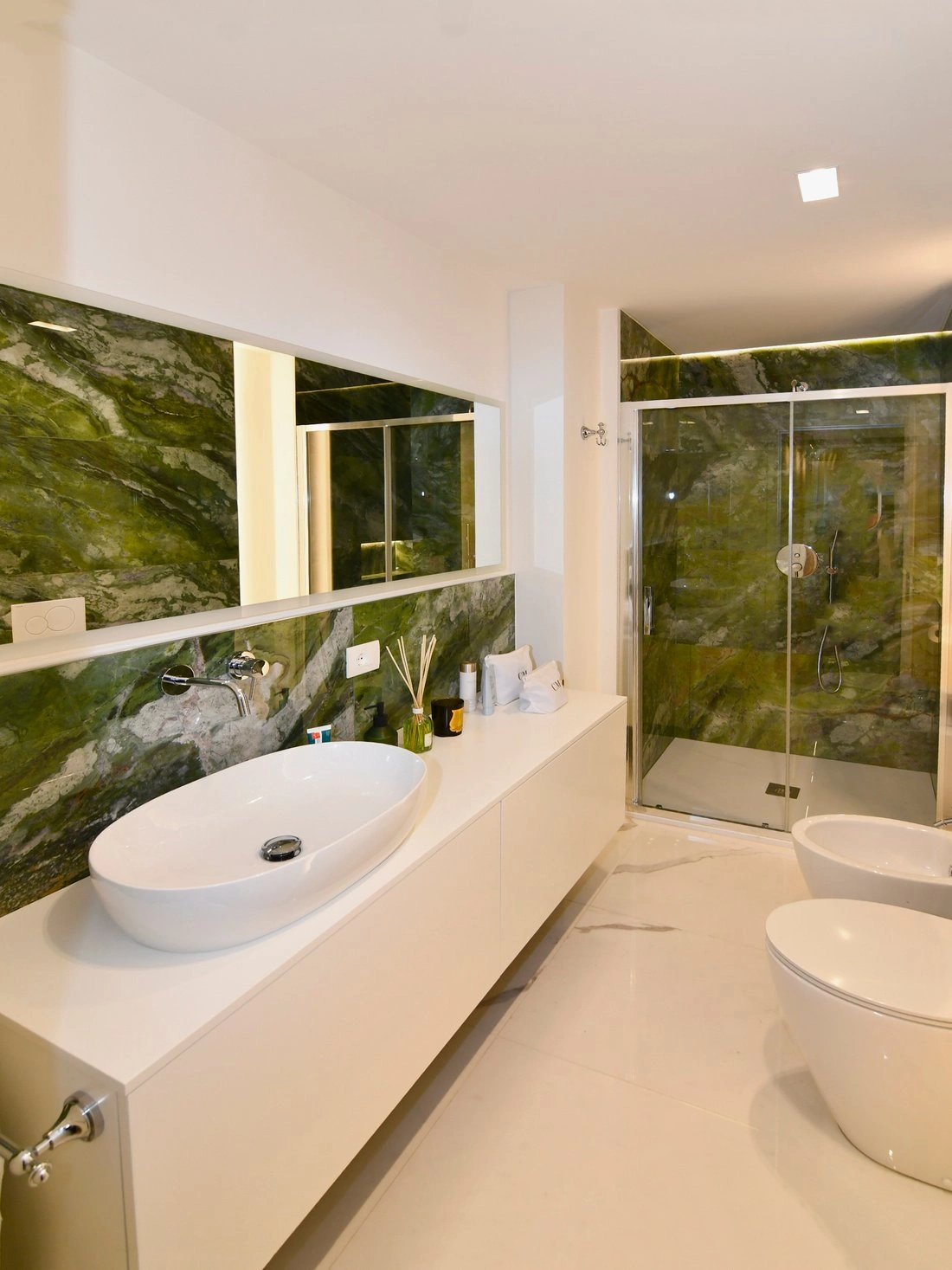 Меблированная просторная квартира 170 m2 в Милане, Италия