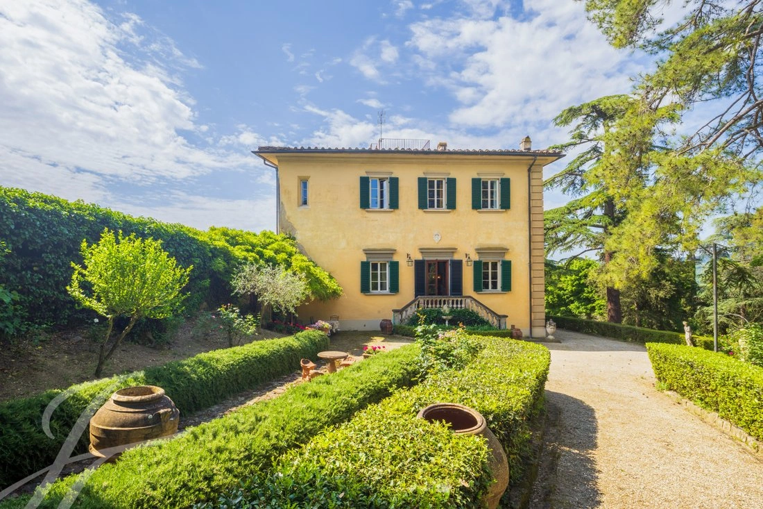 Очаровательный дом 7+1 во Флоренции, Италия