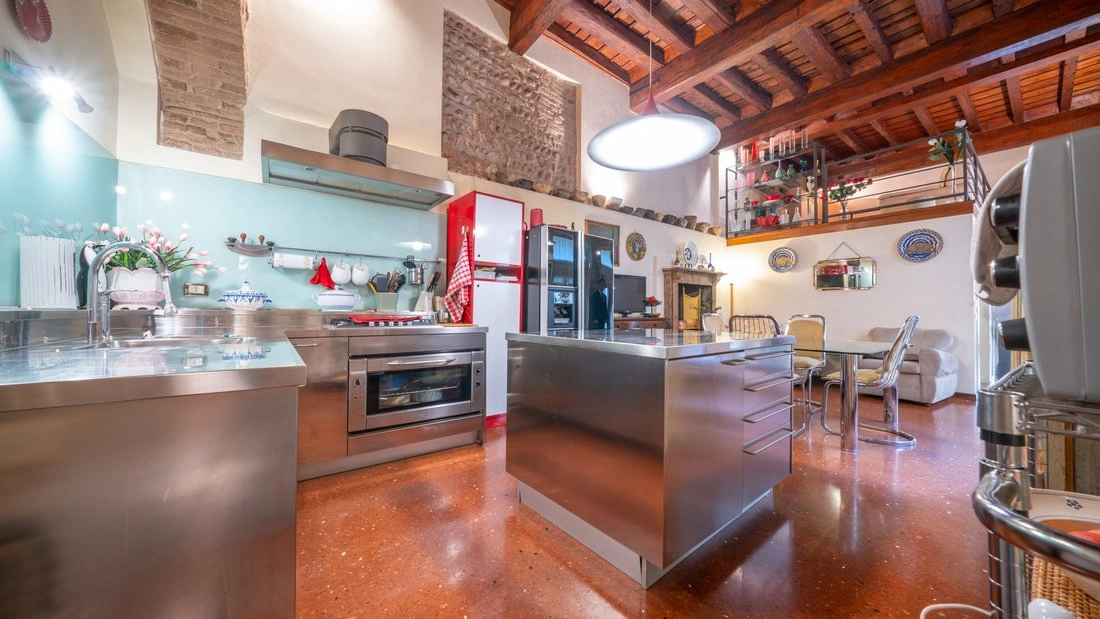 Просторный пентхаус 363 м² в Вероне, Италия