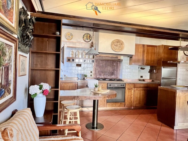 Меблированная просторная квартира 157 м² в Вероне, Италия