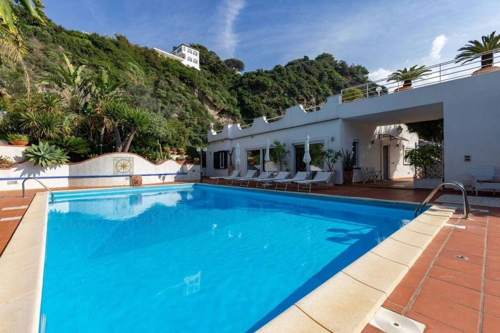 Роскошная вилла 425 м² в Неаполе, Италия