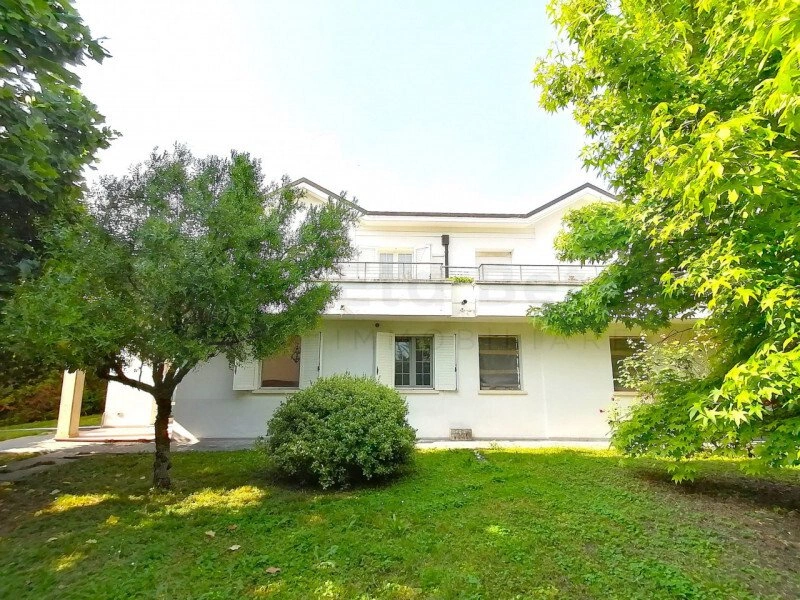 Просторный готовый к проживанию дом площадью 400 m² в Падуе, Италия