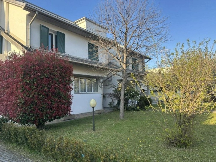 Уютный дом 6+1 в Падуе, Италия