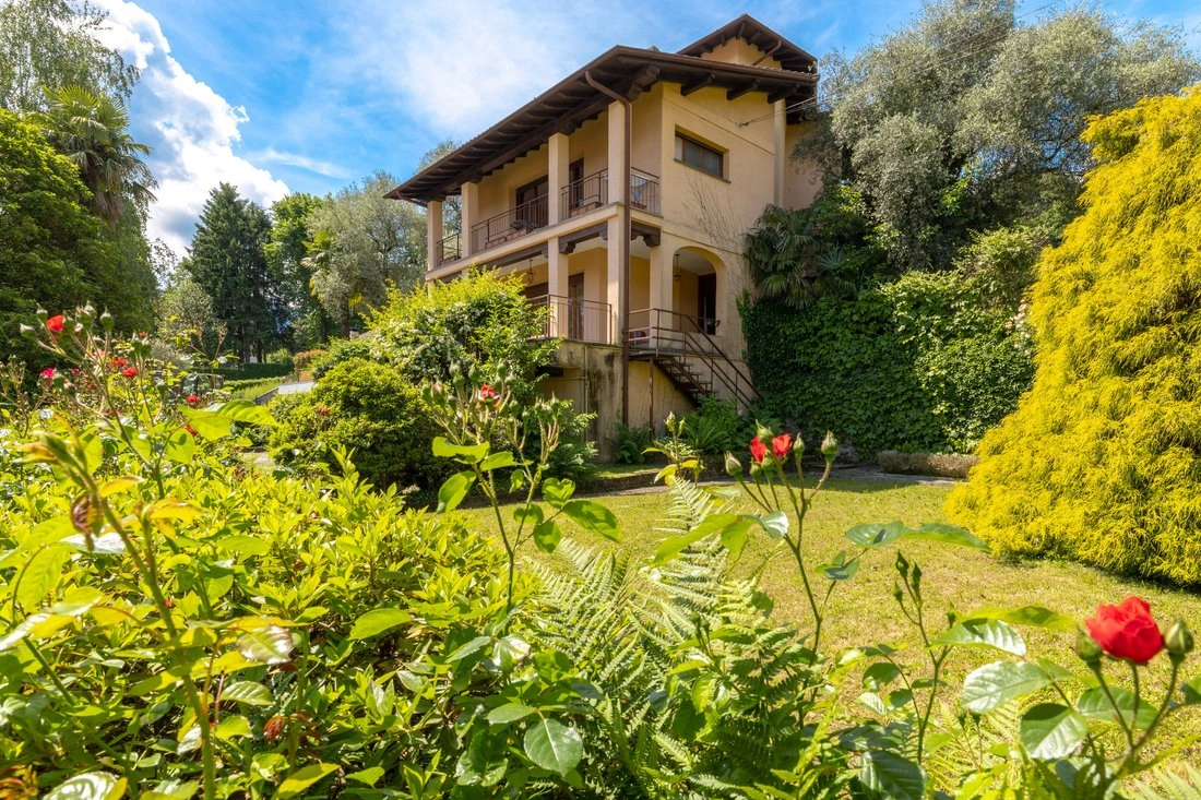 Уютная вилла 6+1 в Комо, Италия