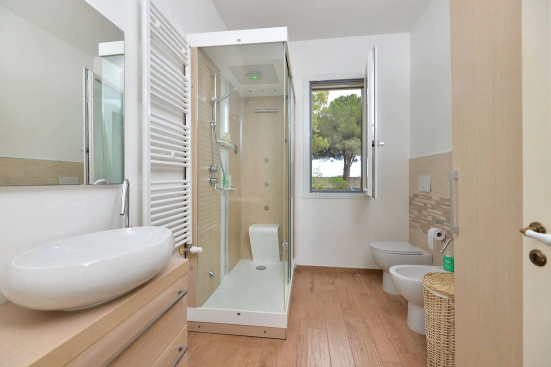 Комфортабельная вилла 7+1 в Лечче, Италия